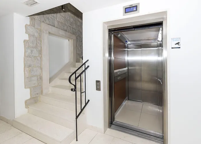 玛儒林酒店 酒店 4*